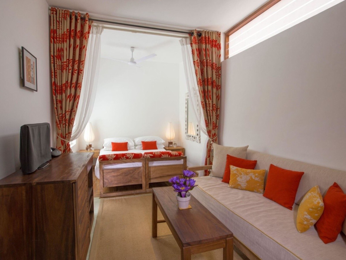 Sri Sharavi Beach Villas & Spa (Kamburugamuwa)