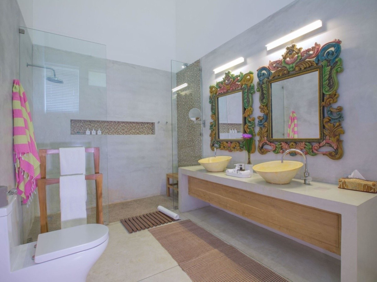 Sri Sharavi Beach Villas & Spa (Kamburugamuwa)