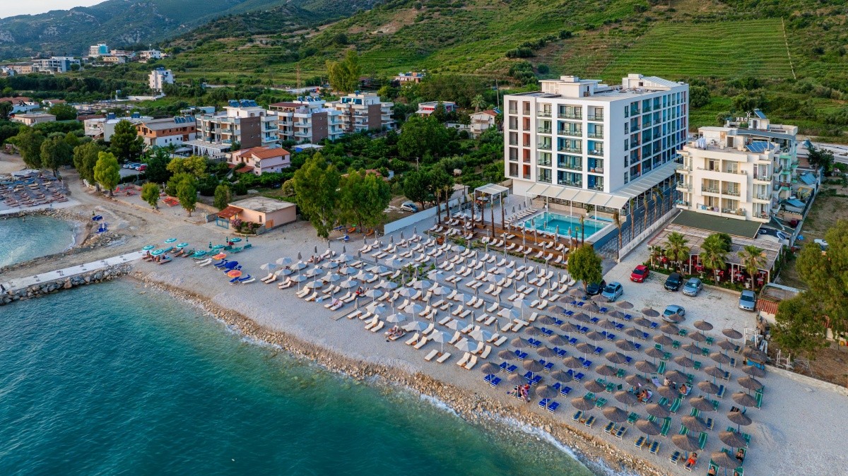 Morina Beach