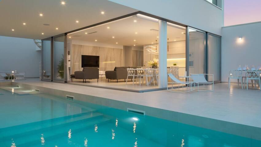 Villa White Palace