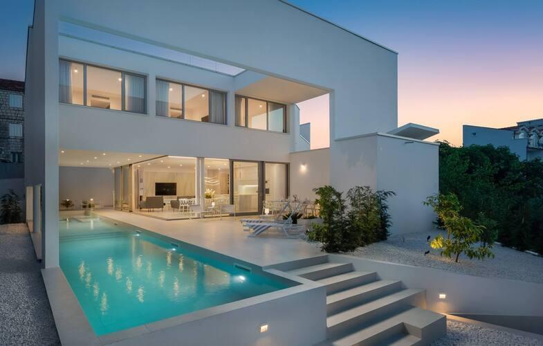 Villa White Palace
