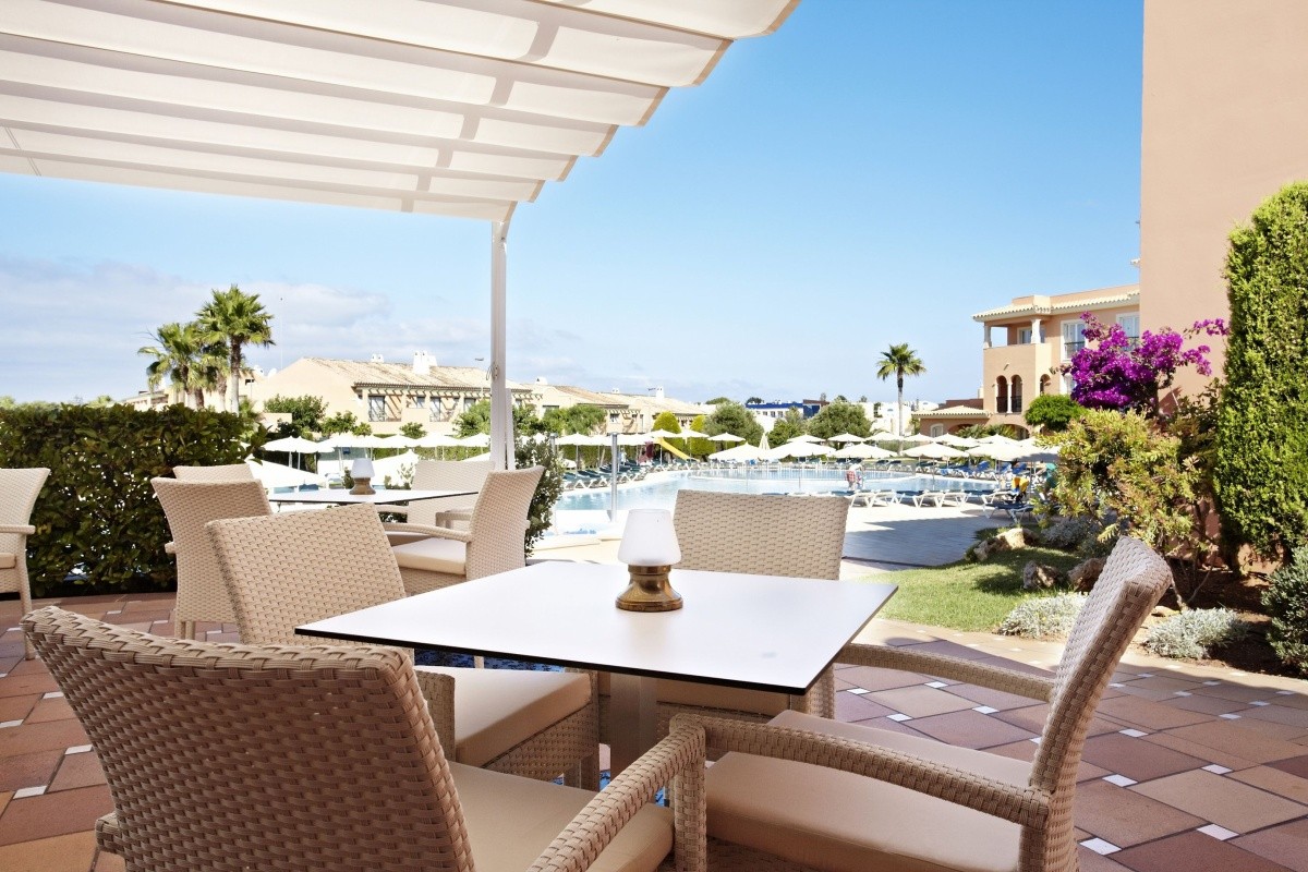 Grupotel Macarella Suites & Spa