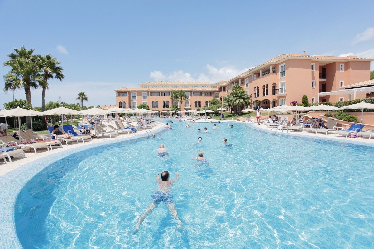 Grupotel Macarella Suites & Spa
