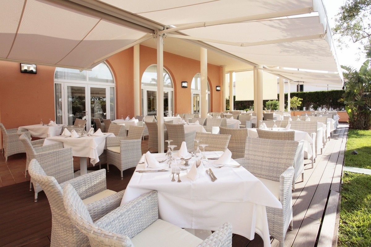 Grupotel Macarella Suites & Spa