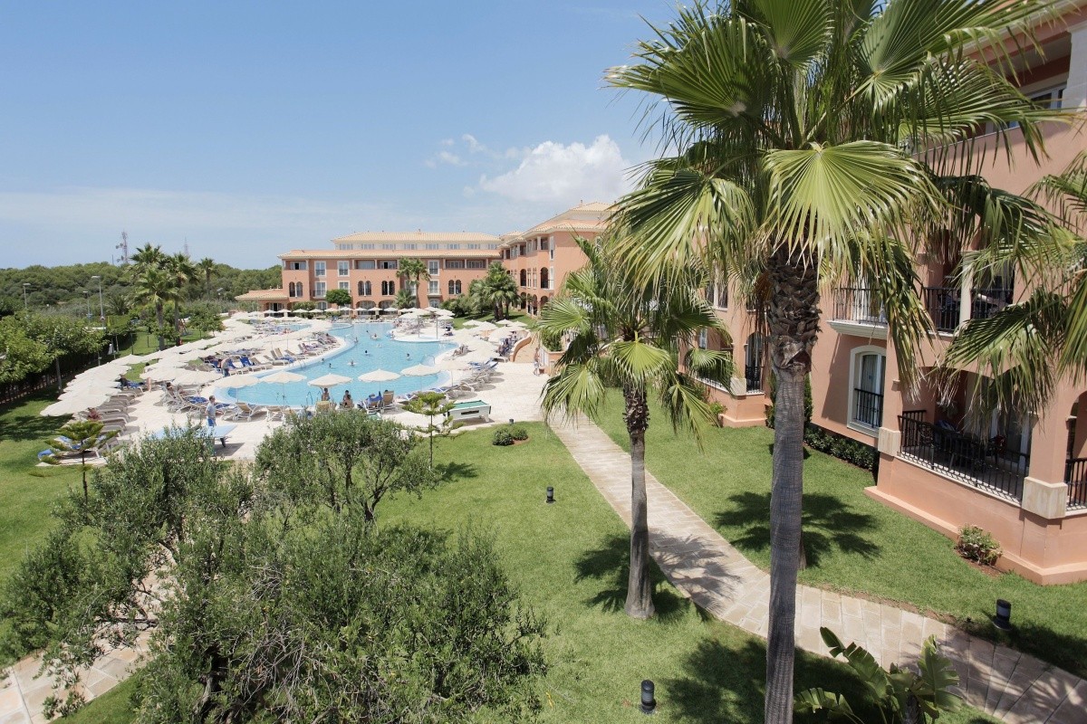 Grupotel Macarella Suites & Spa