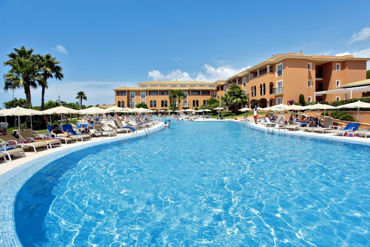 Grupotel Macarella Suites & Spa