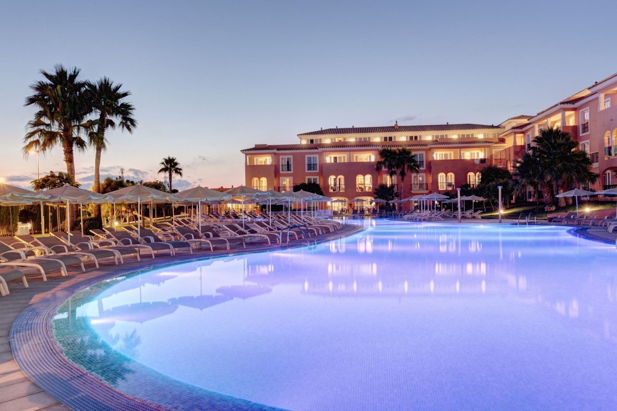 Grupotel Macarella Suites & Spa