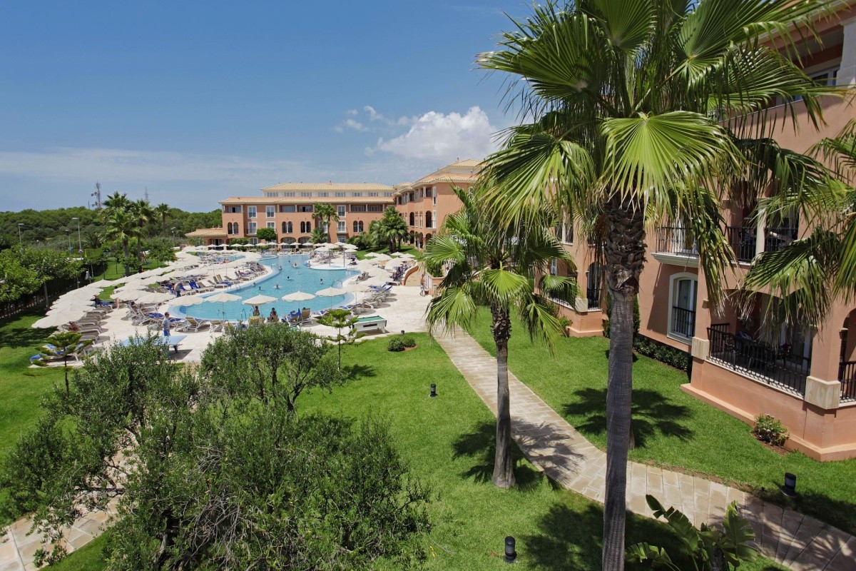 Grupotel Macarella Suites & Spa