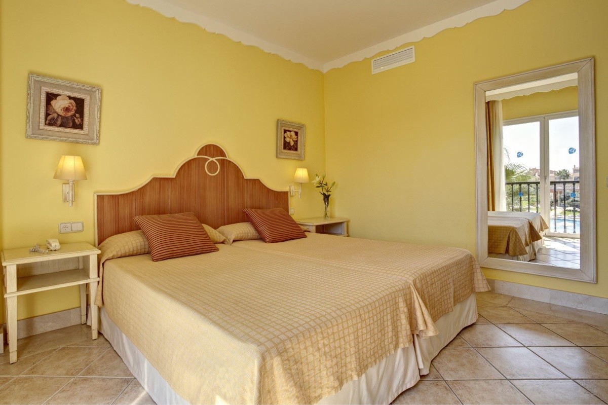 Grupotel Macarella Suites & Spa