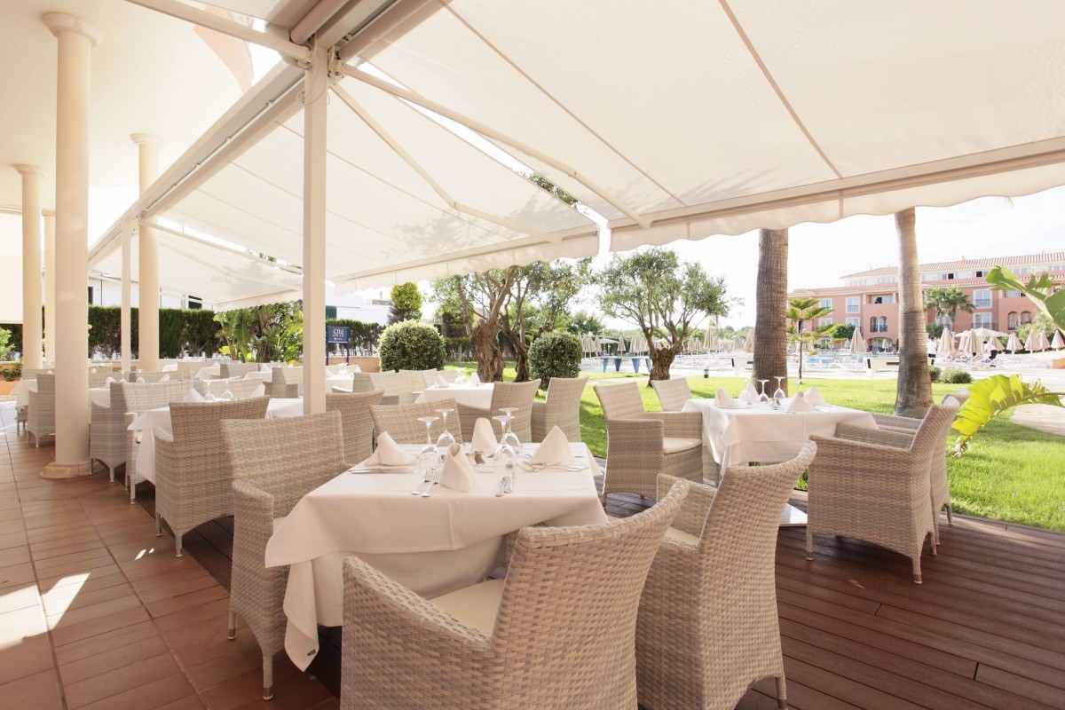 Grupotel Macarella Suites & Spa