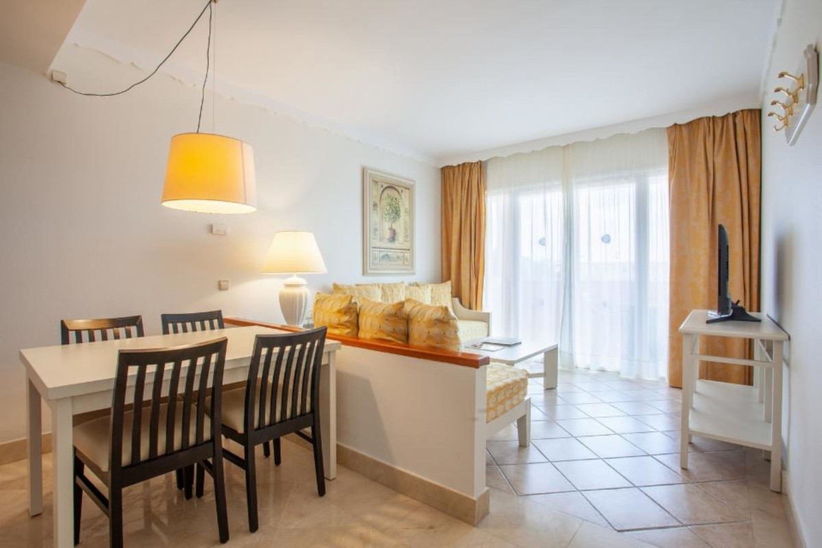 Grupotel Macarella Suites & Spa