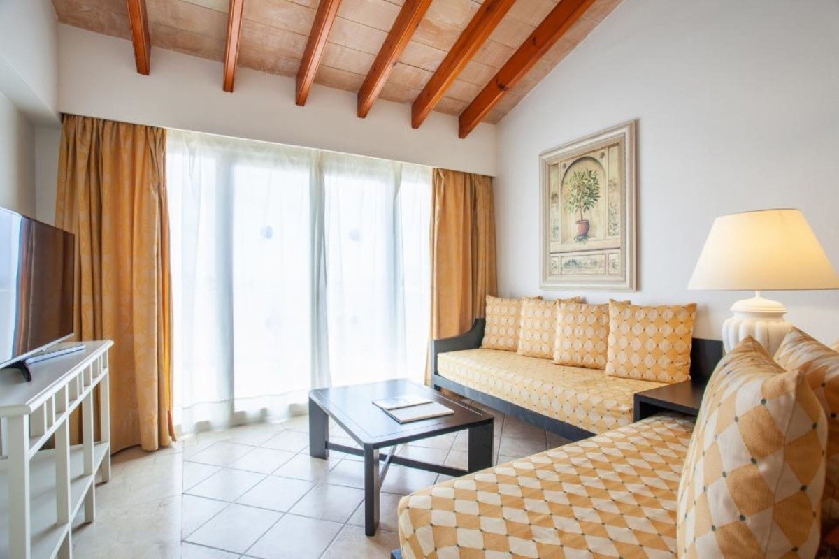 Grupotel Macarella Suites & Spa