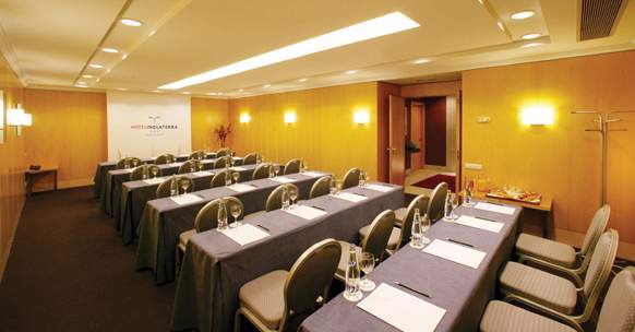 Hotel Midmost
