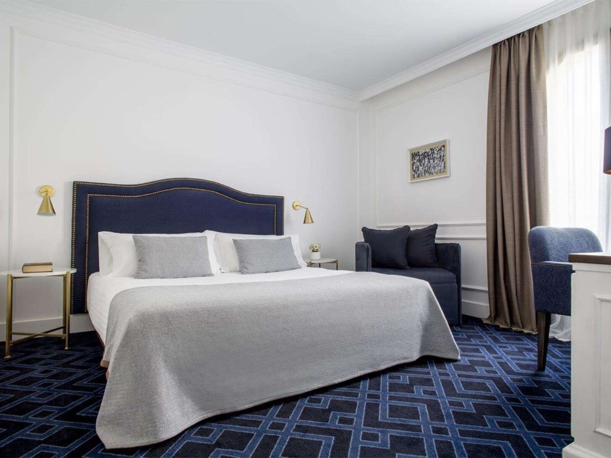 Hotel Midmost