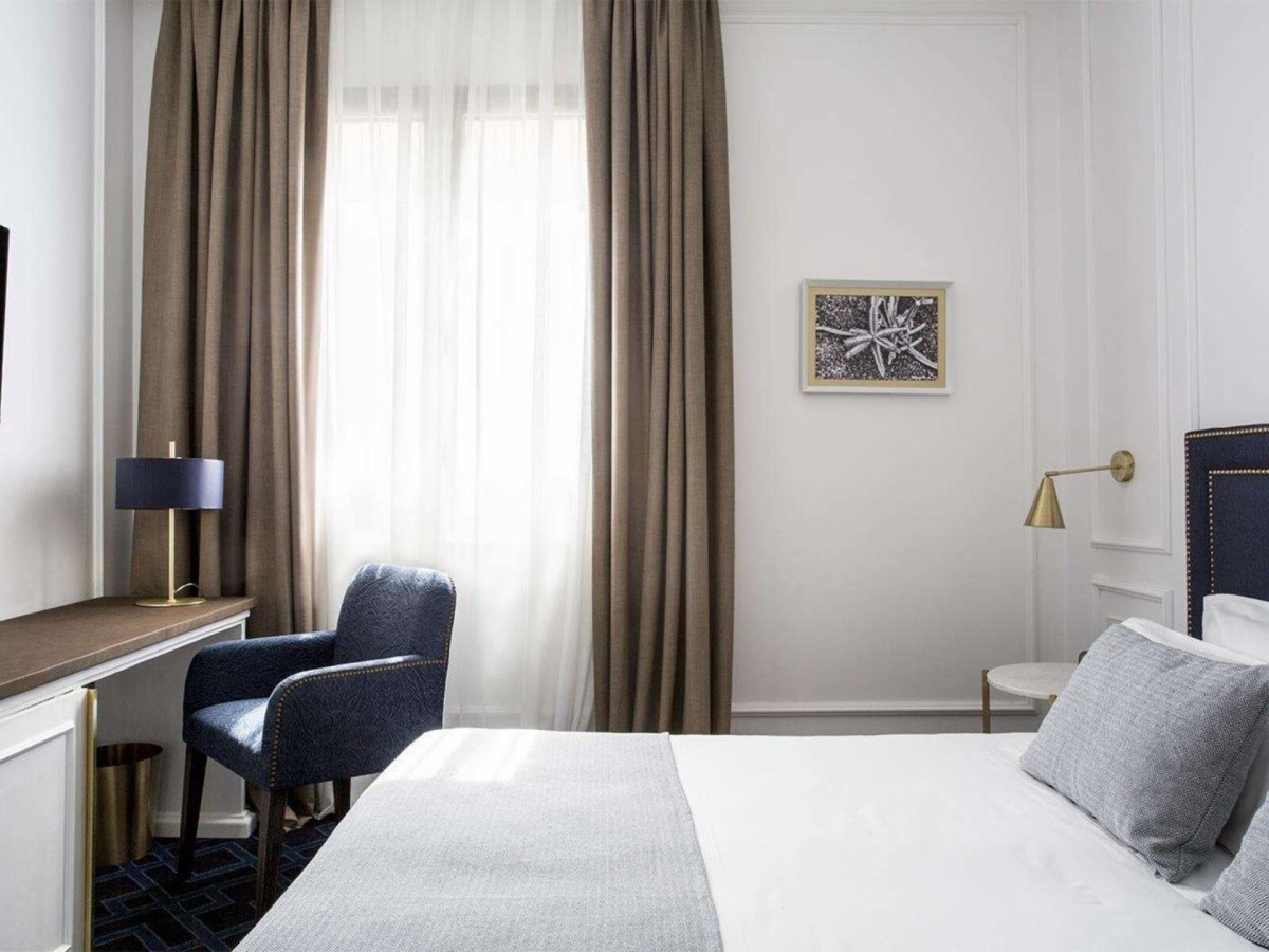 Hotel Midmost