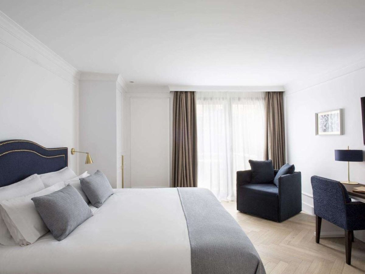 Hotel Midmost