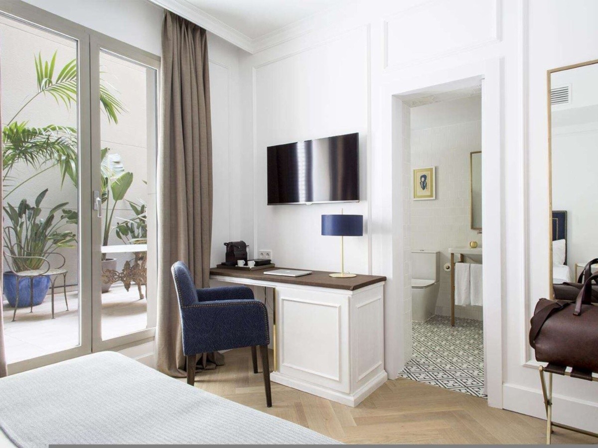 Hotel Midmost