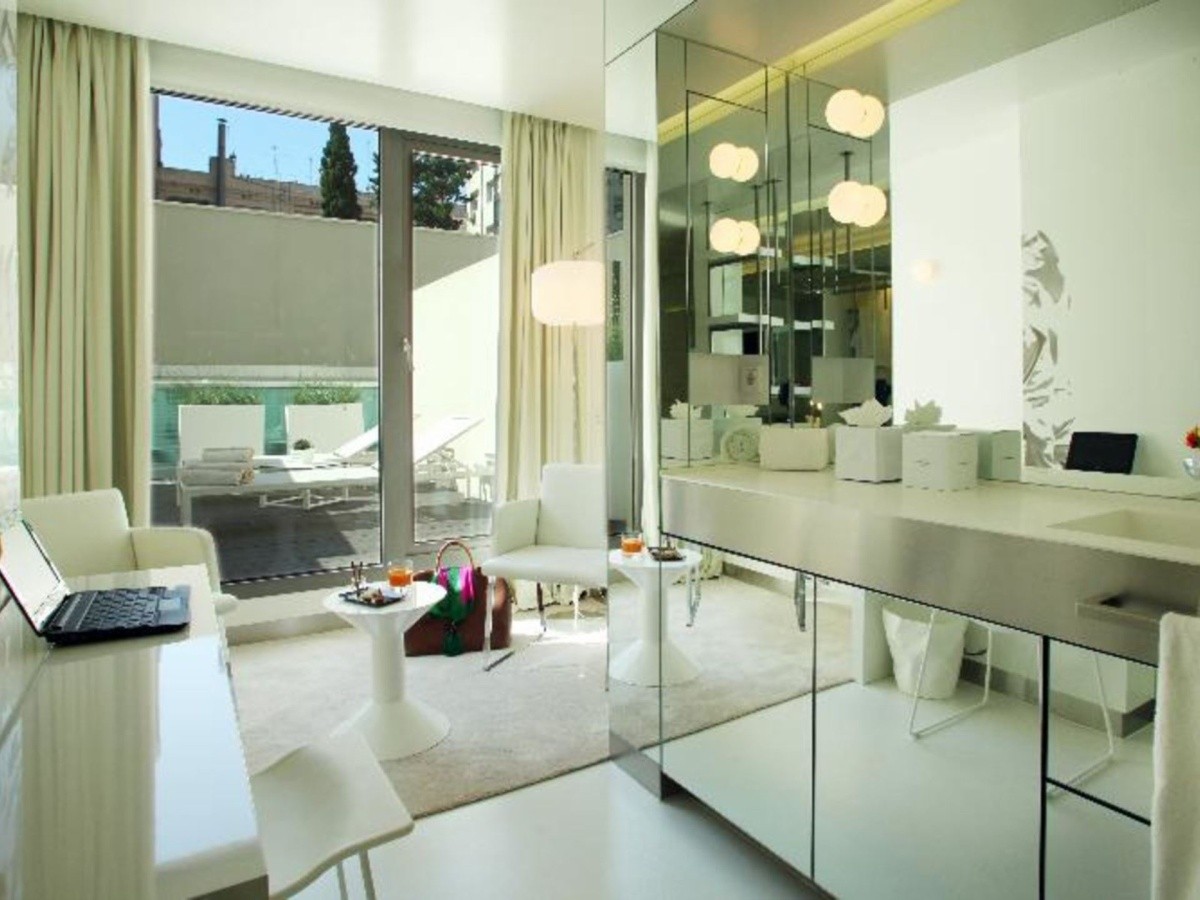 The Mirror Barcelona
