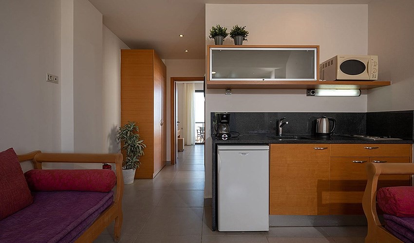 Creteco Hotel & Suites (Ex. Kritzas Beach Suites)