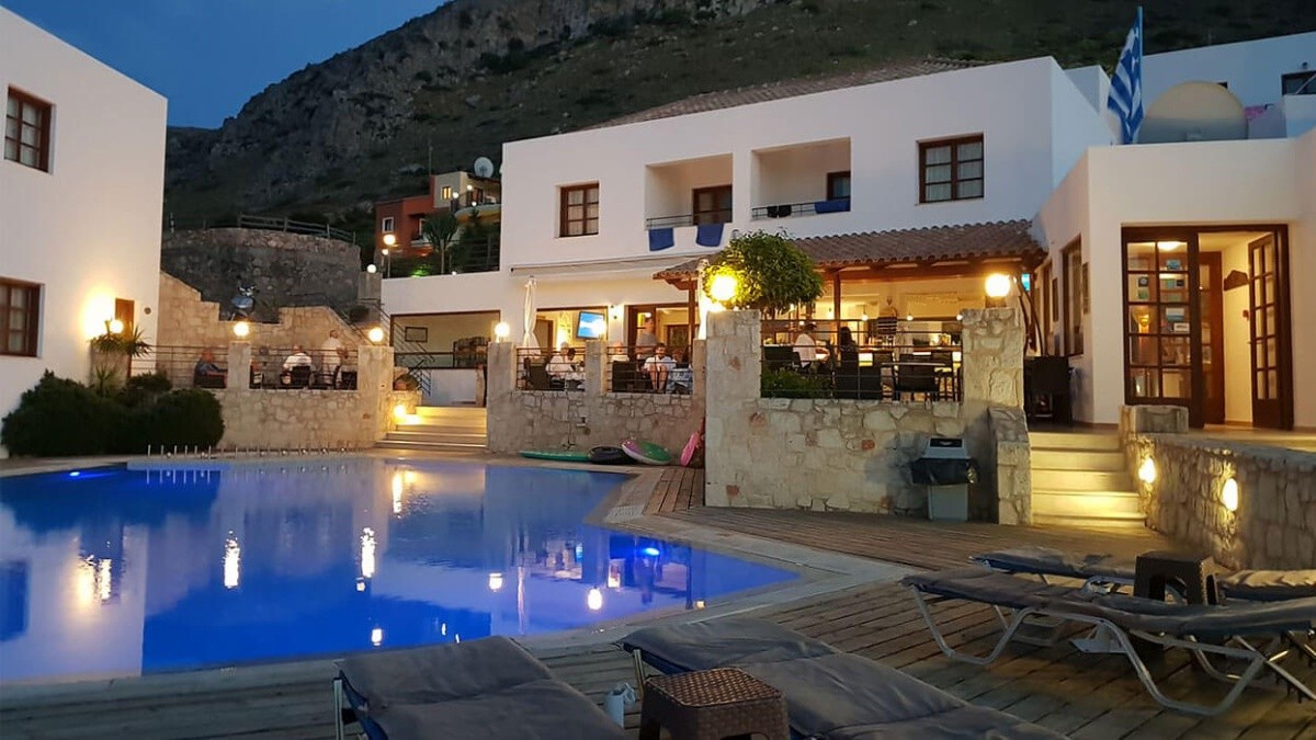Amazones Village (Piskopiano)