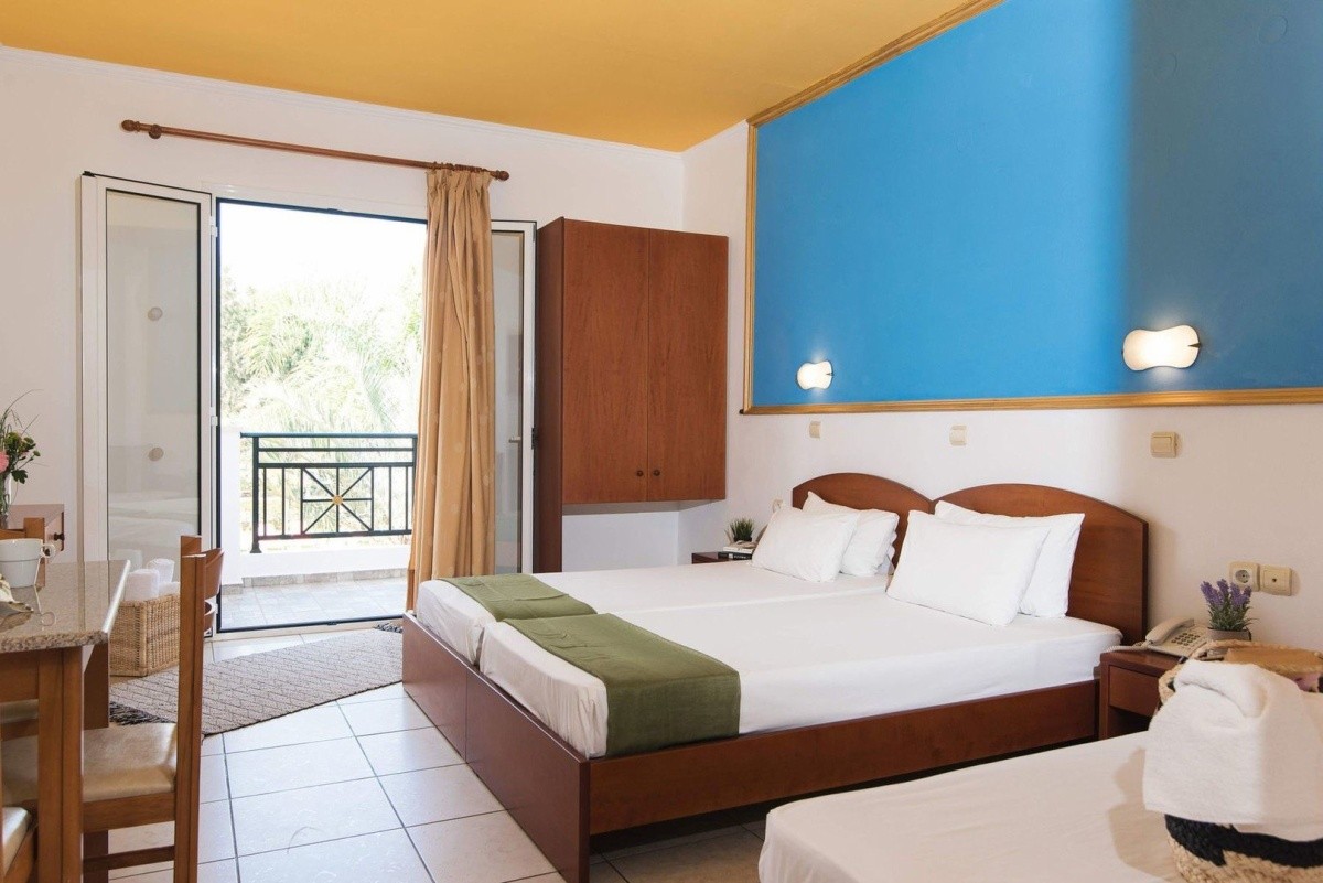 Yiannis Manos Resort