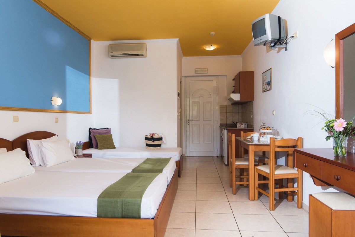 Yiannis Manos Resort