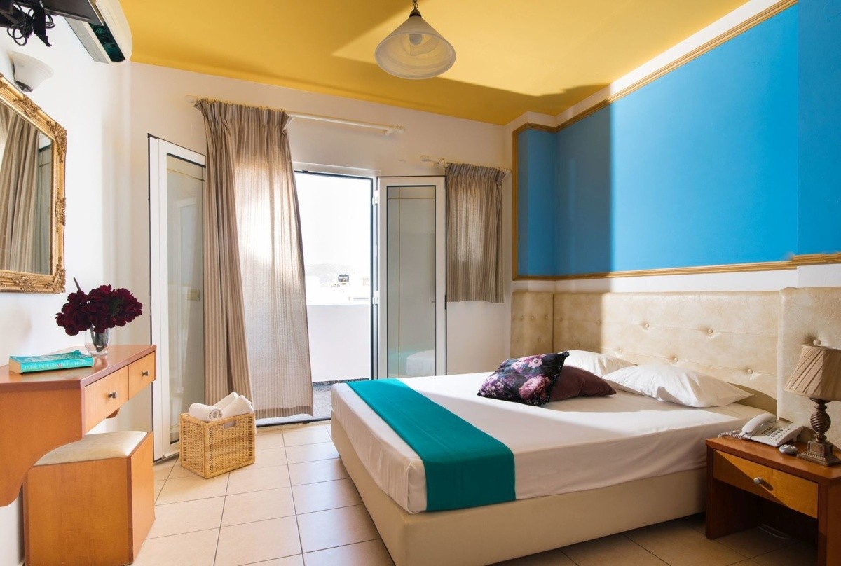 Yiannis Manos Resort