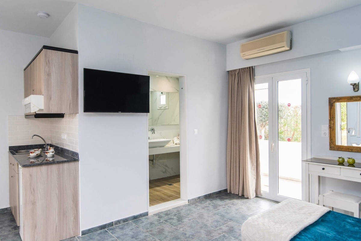 Yiannis Manos Resort