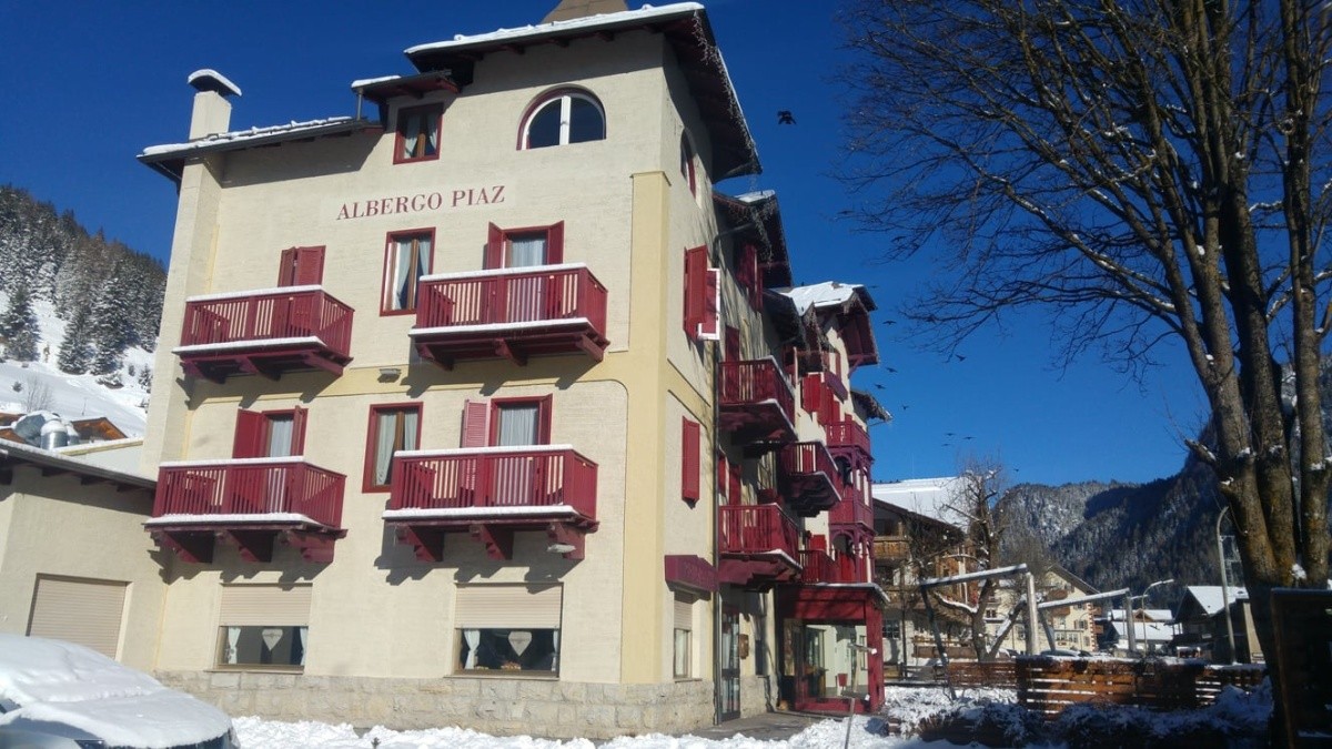 Gh Piaz (Pozza Di Fassa)