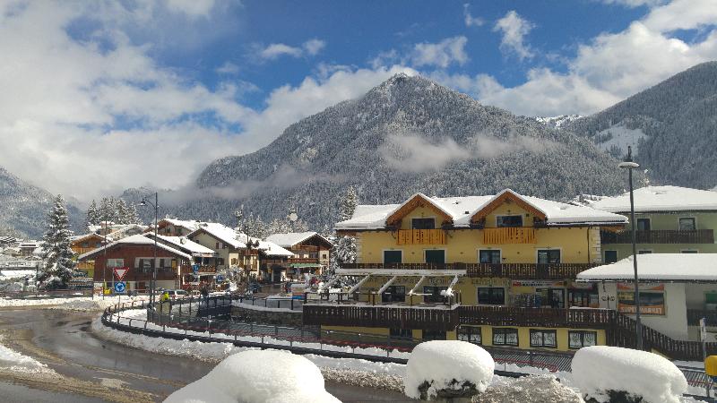 Gh Piaz (Pozza Di Fassa)