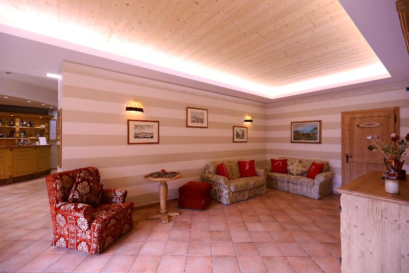 Gh Piaz (Pozza Di Fassa)