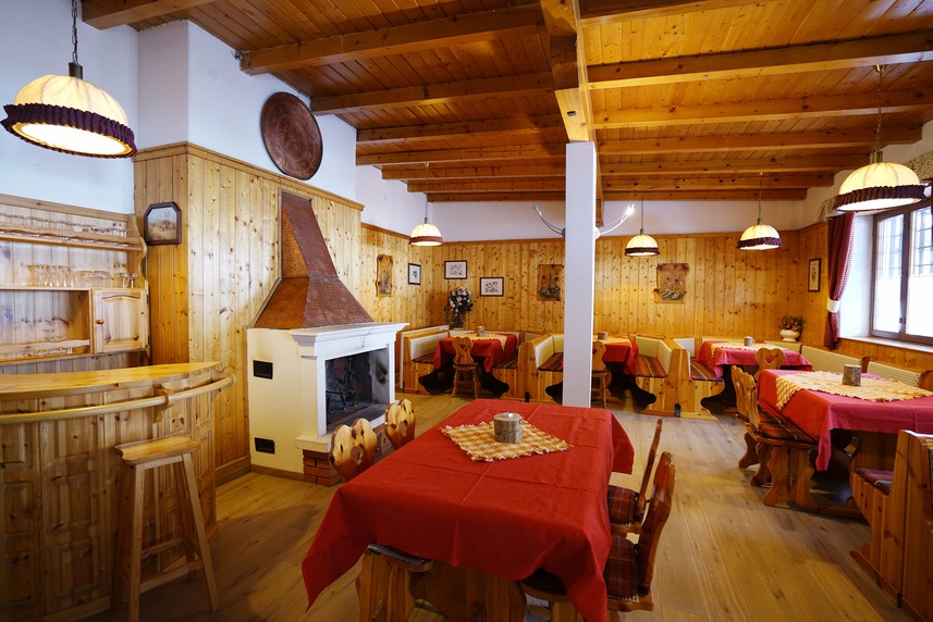 Gh Piaz (Pozza Di Fassa)