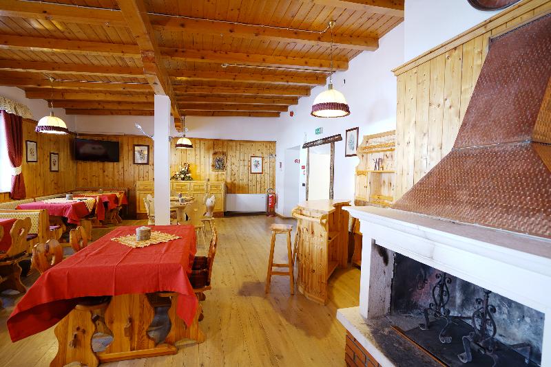 Gh Piaz (Pozza Di Fassa)