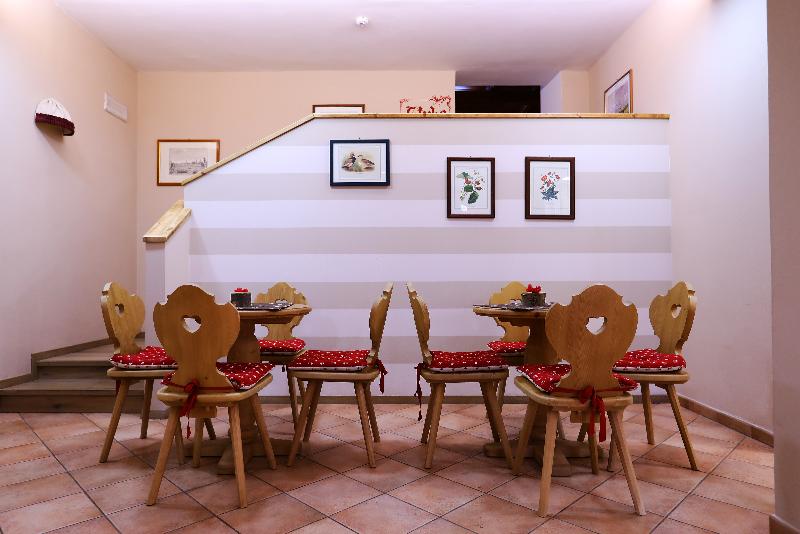 Gh Piaz (Pozza Di Fassa)
