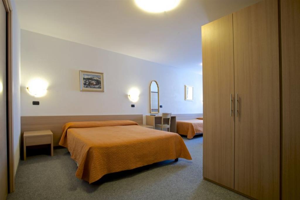 6denní zájezd s dopravou a polopenzí v ceně – hotel Girasole