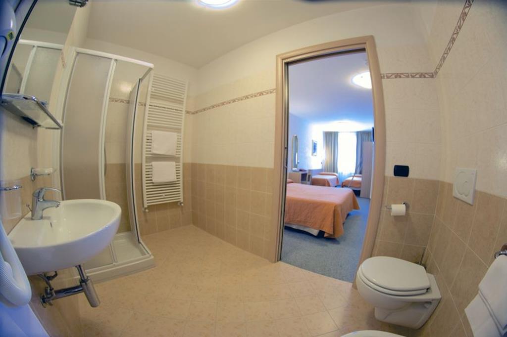 6denní zájezd s dopravou a polopenzí v ceně – hotel Girasole