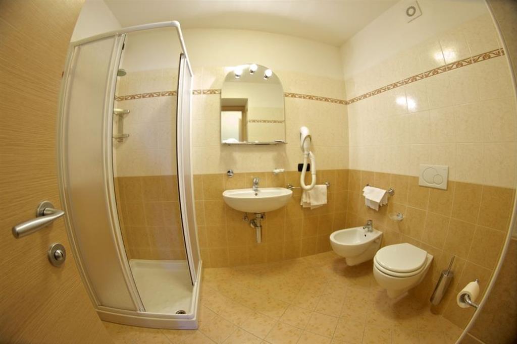 6denní zájezd s dopravou a polopenzí v ceně – hotel Girasole