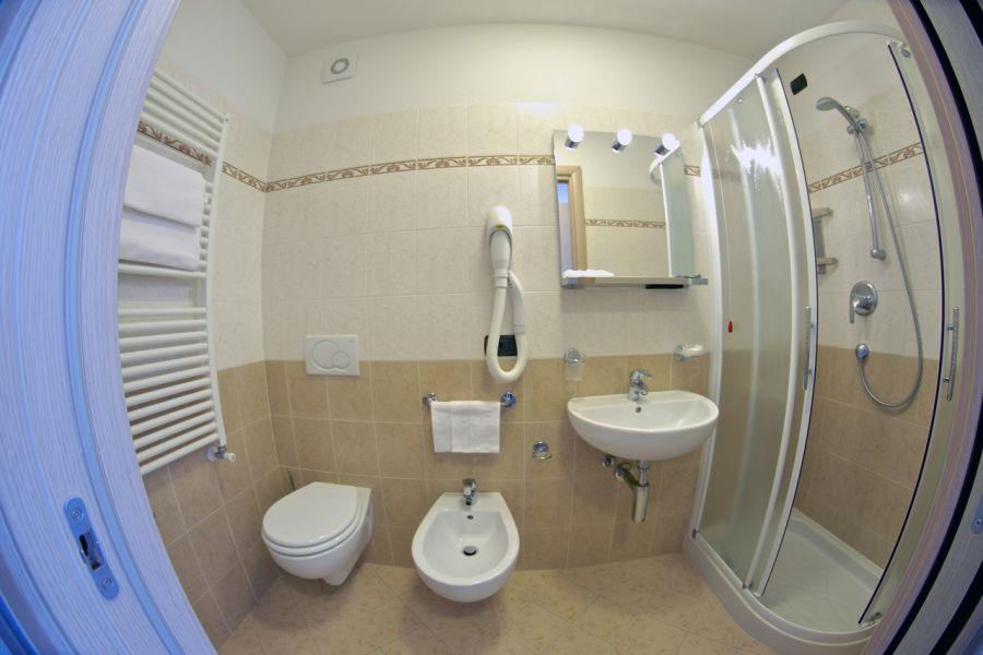 6denní zájezd s dopravou a polopenzí v ceně – hotel Girasole