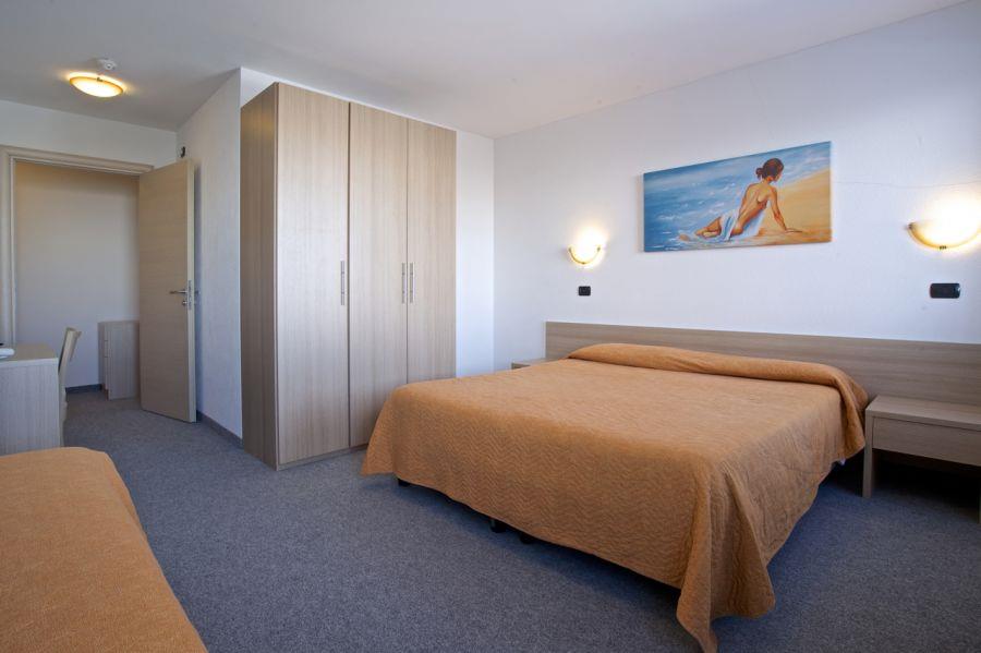 6denní zájezd s dopravou a polopenzí v ceně – hotel Girasole