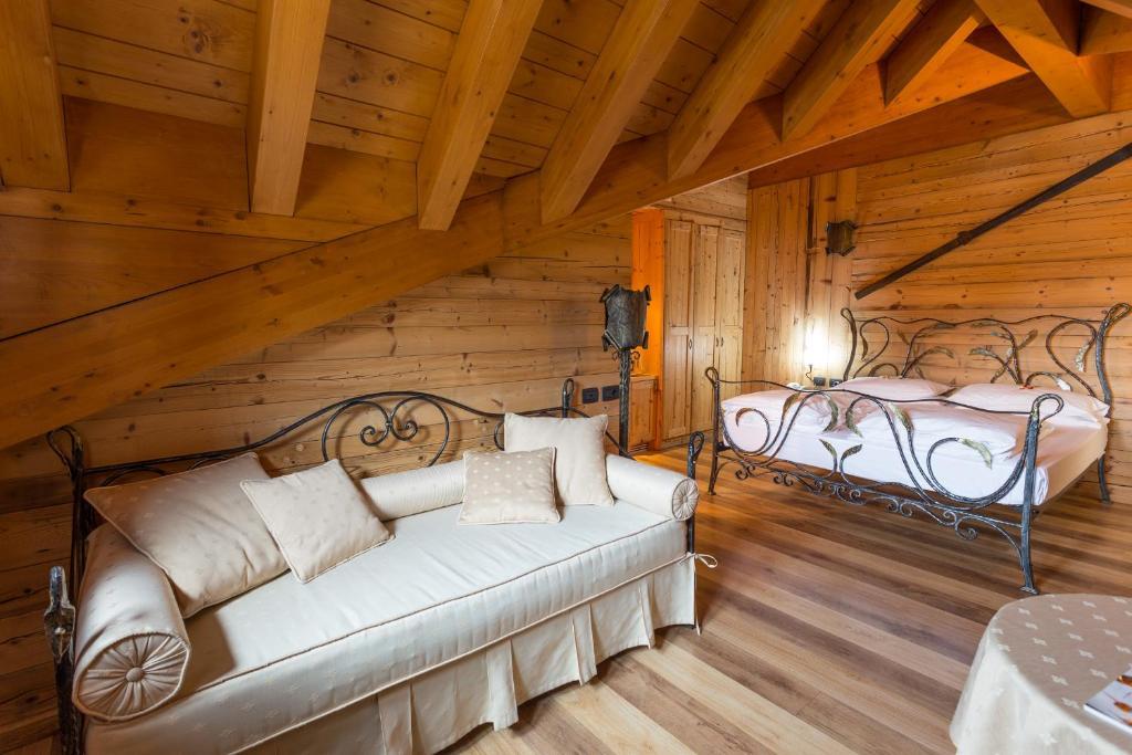 5denní zájezd s dopravou, polopenzí a skipasem v ceně – hotel Arisch