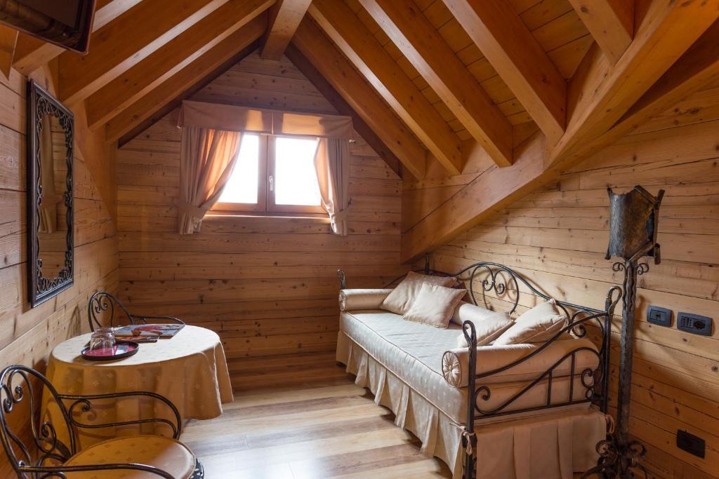 5denní zájezd s dopravou, polopenzí a skipasem v ceně – hotel Arisch