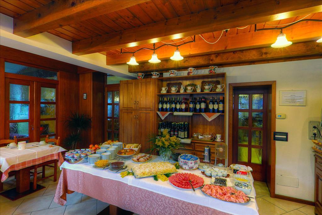 Hotel Fratazza se snídaní