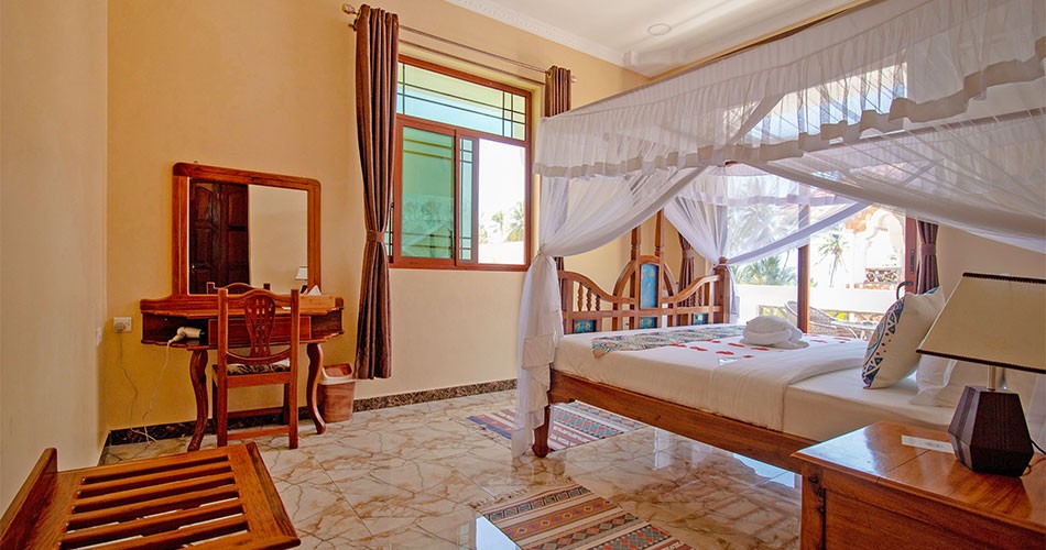 Sunny Palms Beach Bungalows