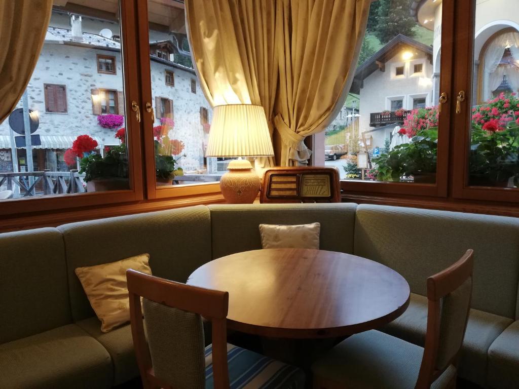6denní zájezd (denní přejezd) s dopravou, polopenzí a skipasem v ceně – Parkhotel Valfurva