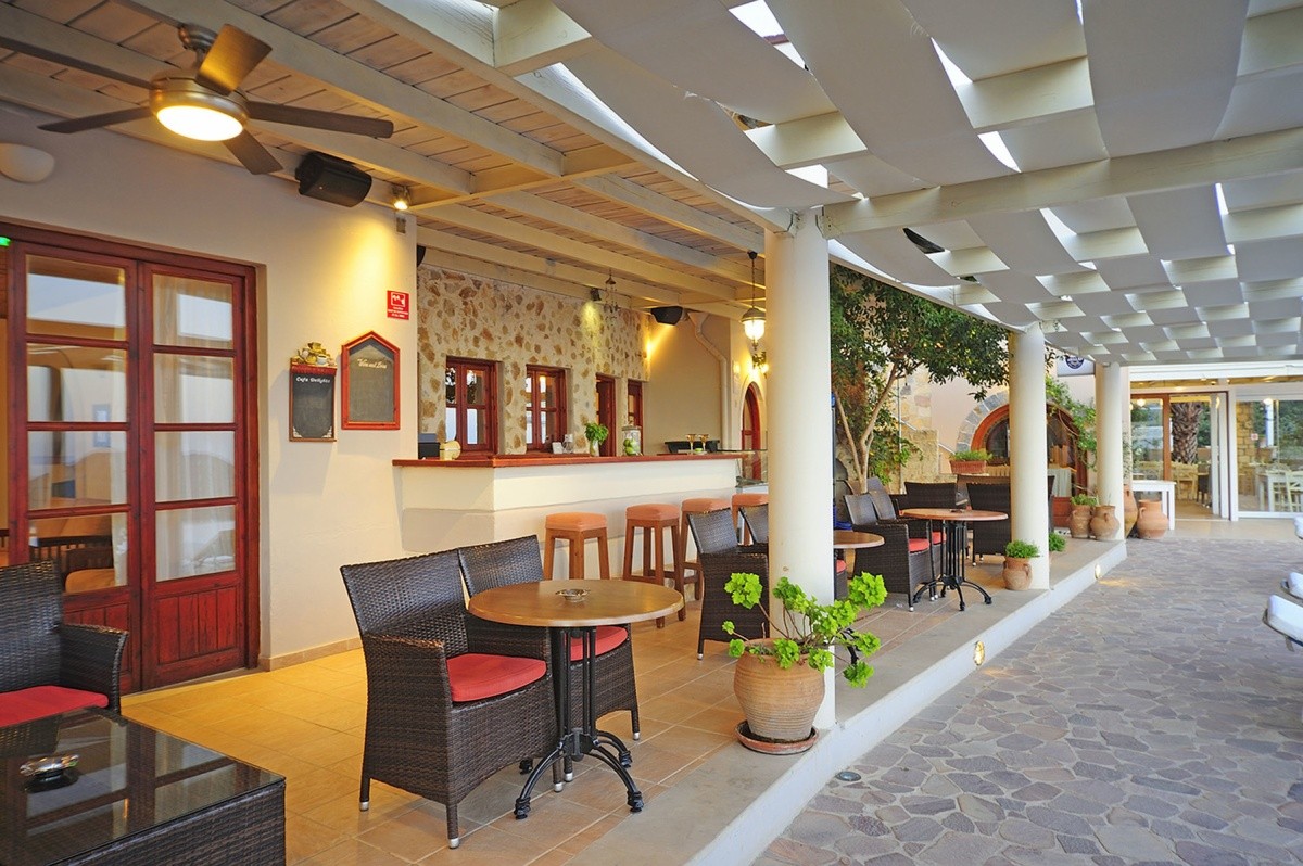 Aparthotel Stefanos