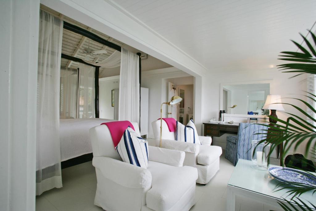 Round Hill & Villas