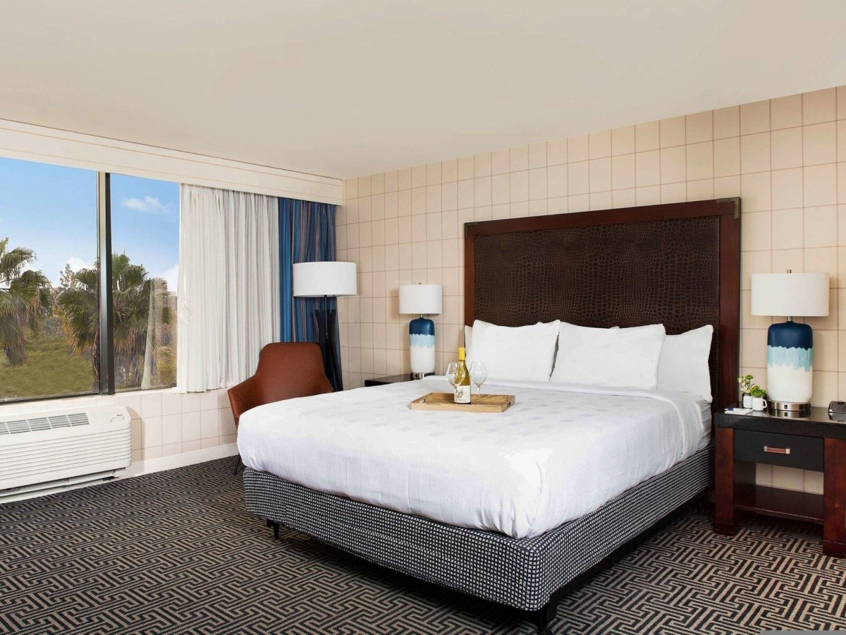Lulu Bw Premier Collection (Ex. Red Lion Anaheim Resort)