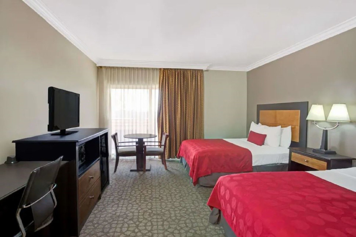 Ramada Los Angeles Downtown West