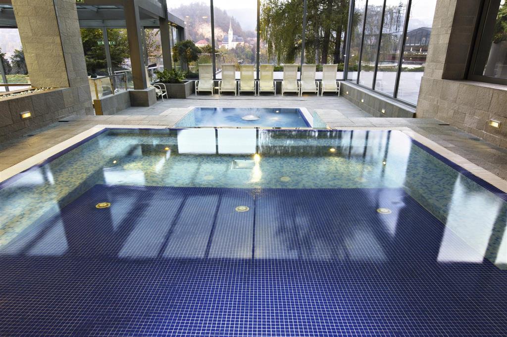 Hotel Rikli Balance - lyžařský balíček s denním přejezdem, bazény a polopenzí v ceně