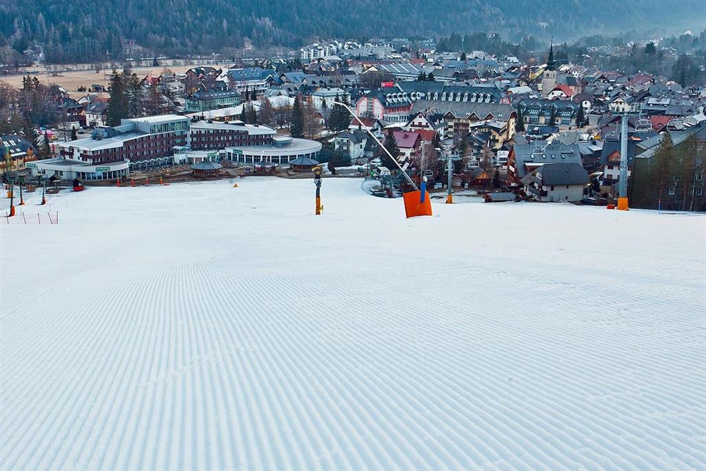 Hotel Rikli Balance - lyžařský balíček s denním přejezdem, bazény a polopenzí v ceně